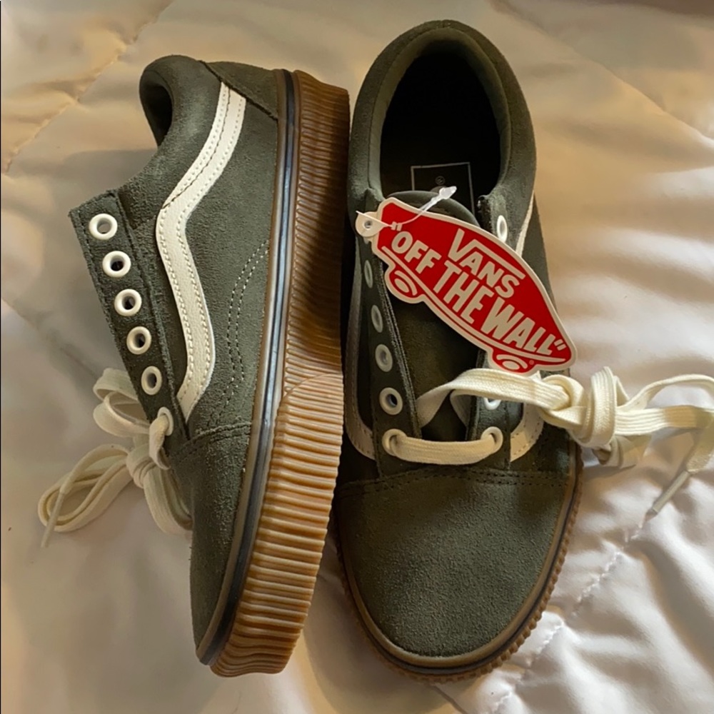 Brand New Old Skool suede vans. RARE!!